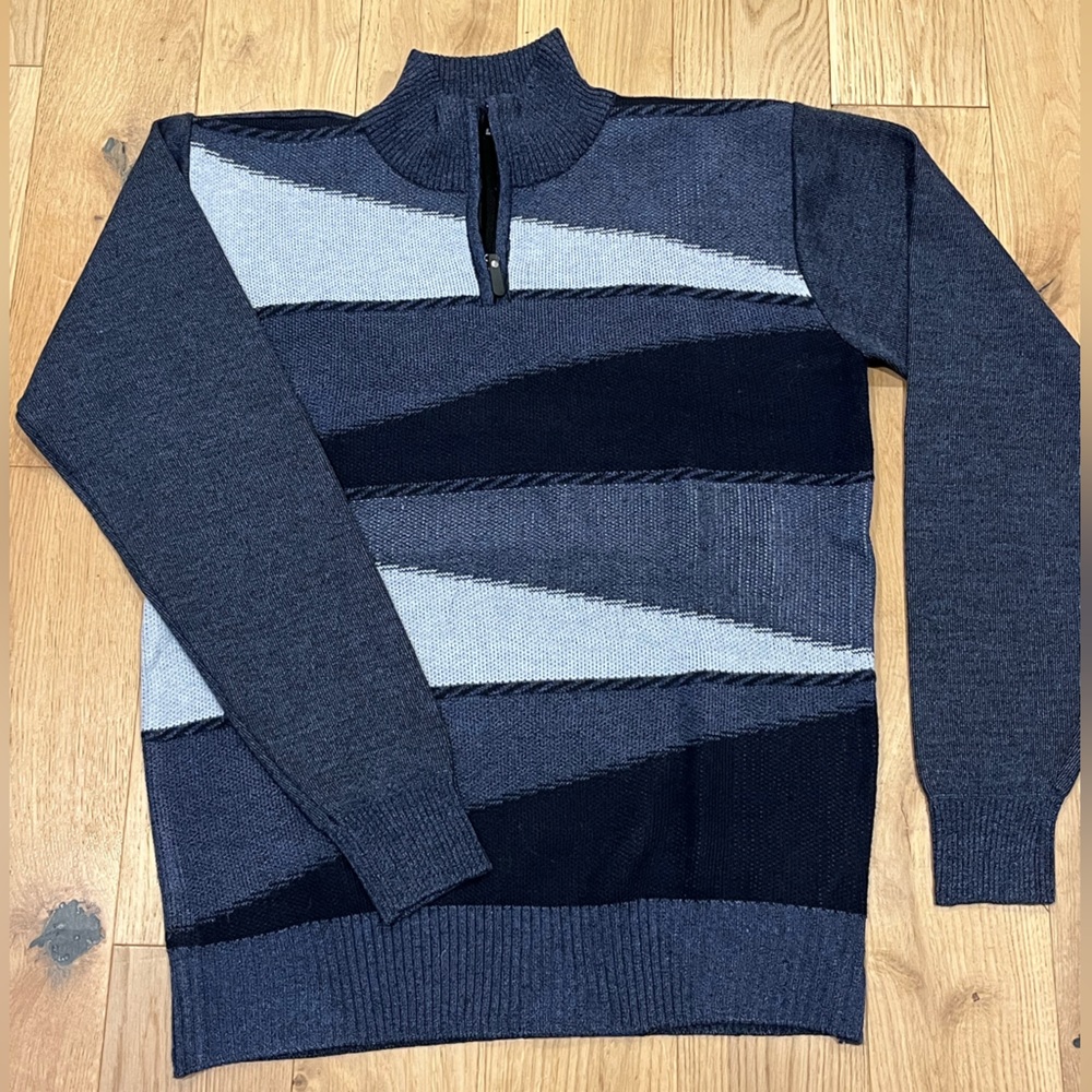 TRUE ROCK Men's Zip Up Sweater in Blue and Black